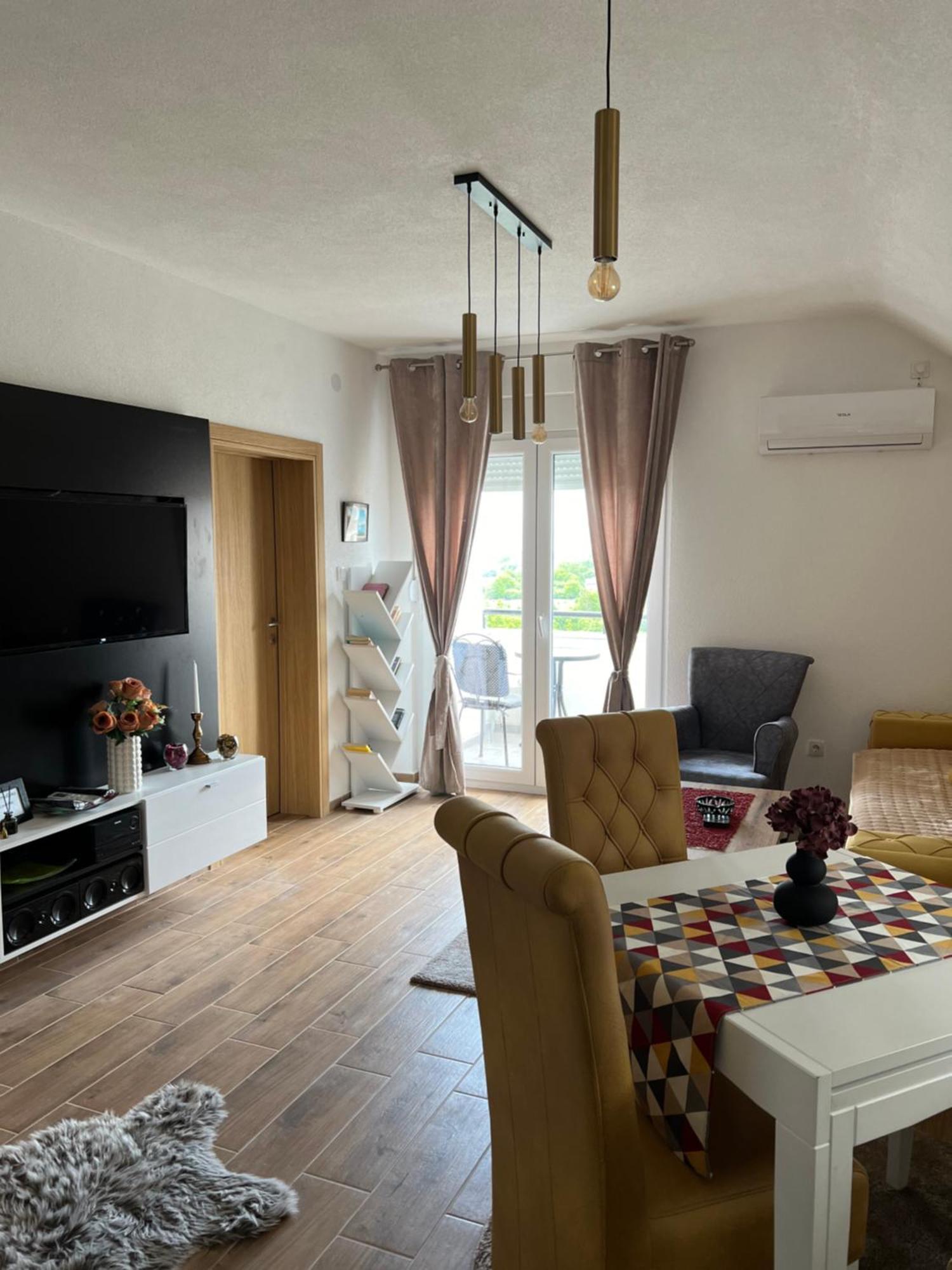 Tina Apartment *
